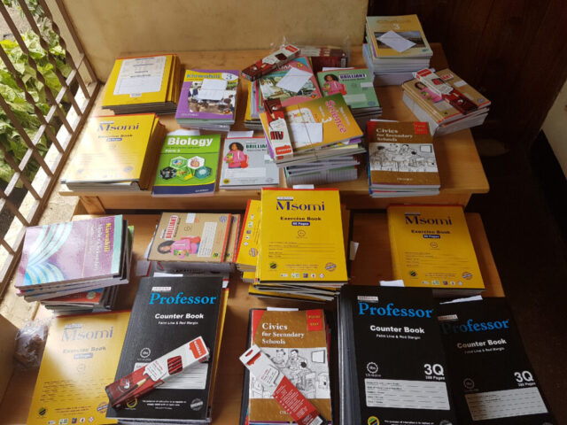 Bücher, Hefte und Stifte für die neue Primary School